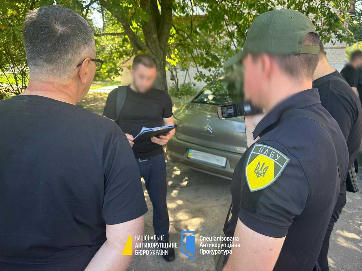 Слідчі дії. Фото: facebook/НАБУ