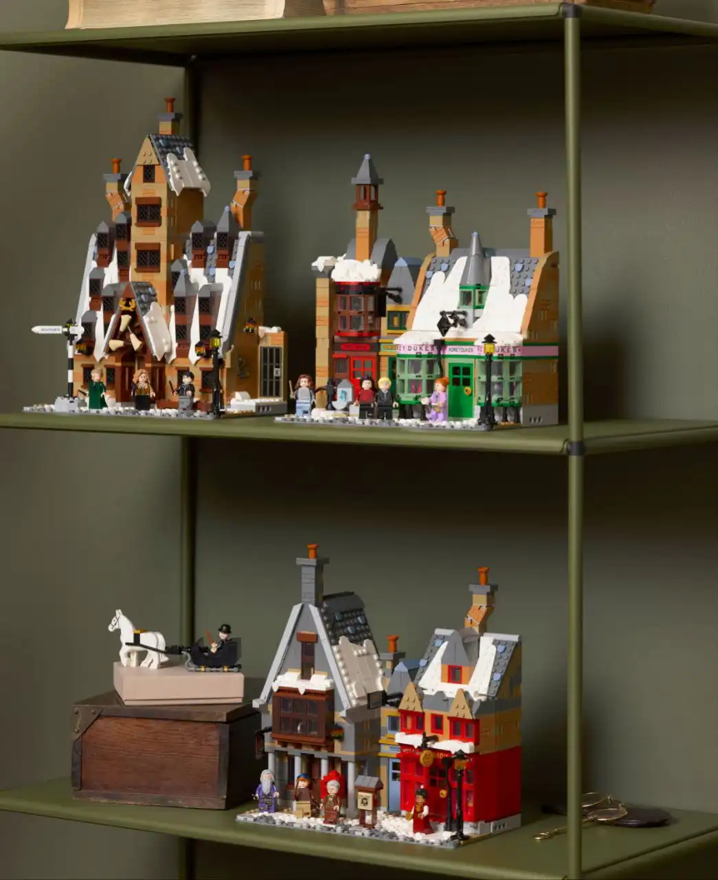 Колекційне видання поселення Хогсмід. Фото: Lego Колекційне видання поселення Хогсмід. Фото: Lego