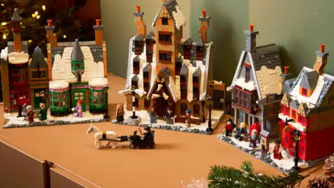 Коллекционное издание поселения Хогсмид. Фото: Lego
