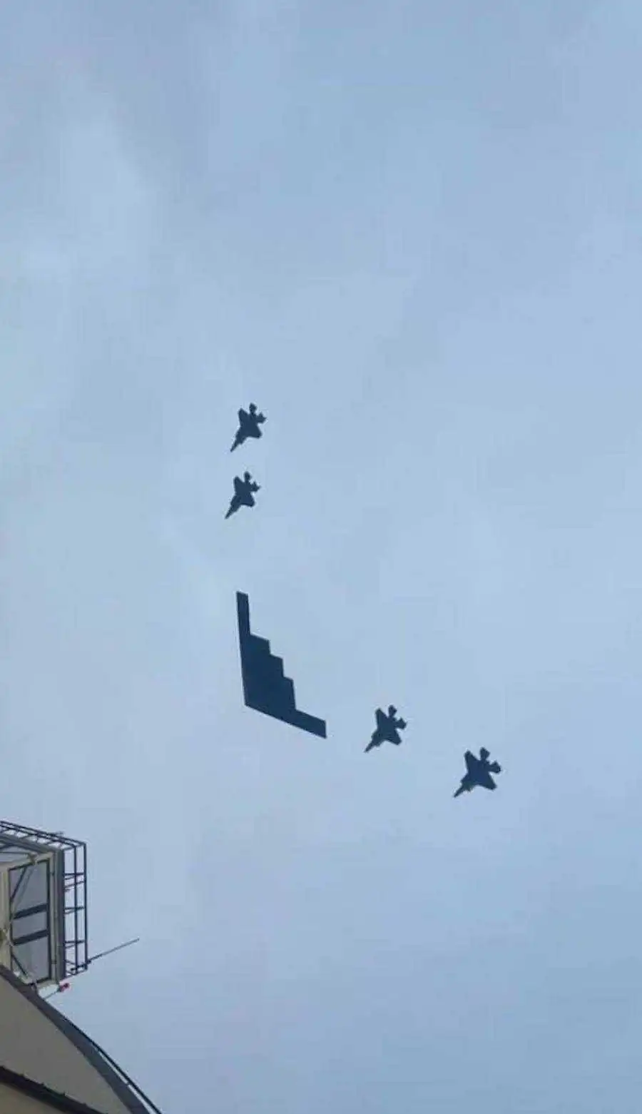 Літаки ВПС США пролетіли над Трампом та Путіним. Фото з відкритих джерел.