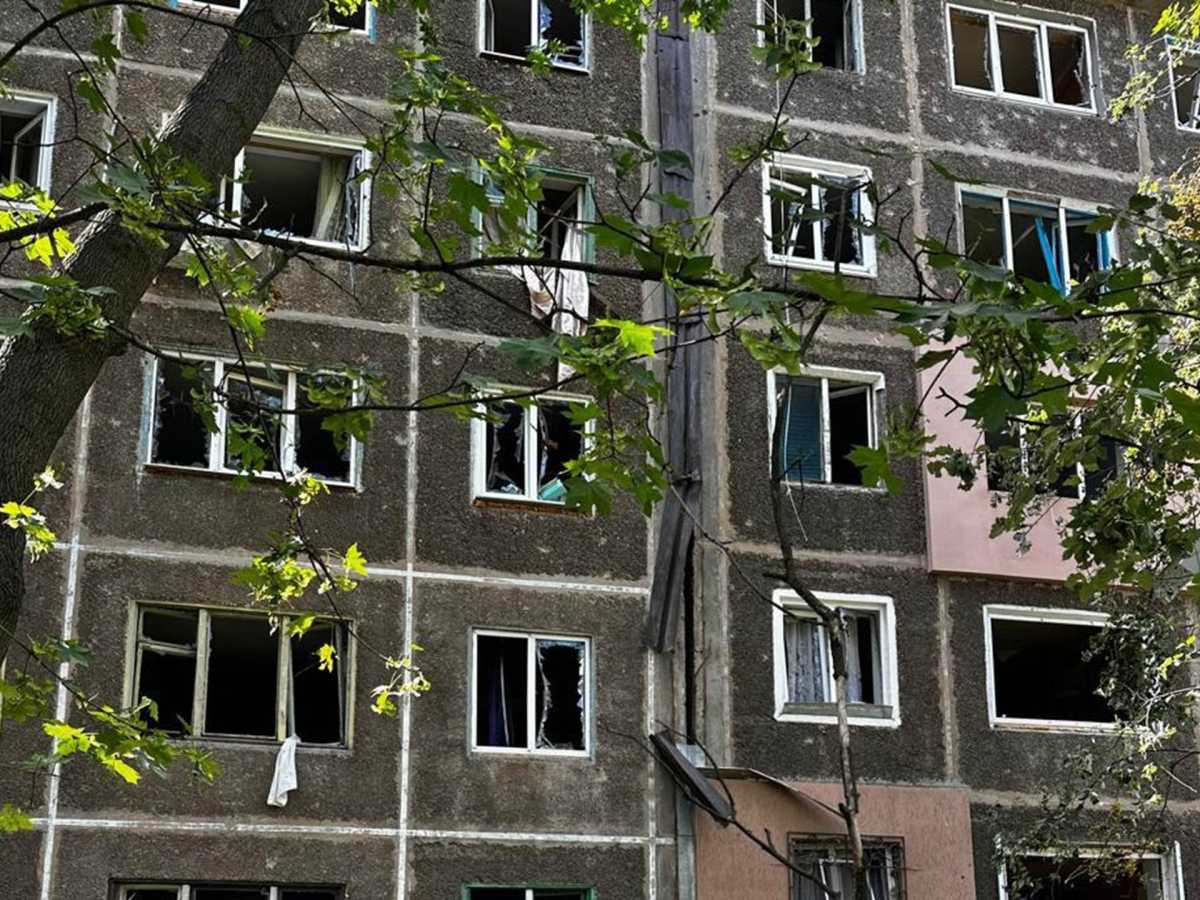 Наслідки обстрілу Костянтинівки. Фото: facebook/Донецька обласна прокуратура