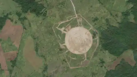 Спутниковый снимок российского военного объекта. Фото: X / GEO_IMINt.