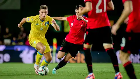 Георгий Судаков в матче сборных Украины и Албании. Фото: Depositphotos
