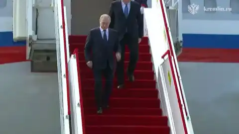 Владимир Путин прилетел в Китай