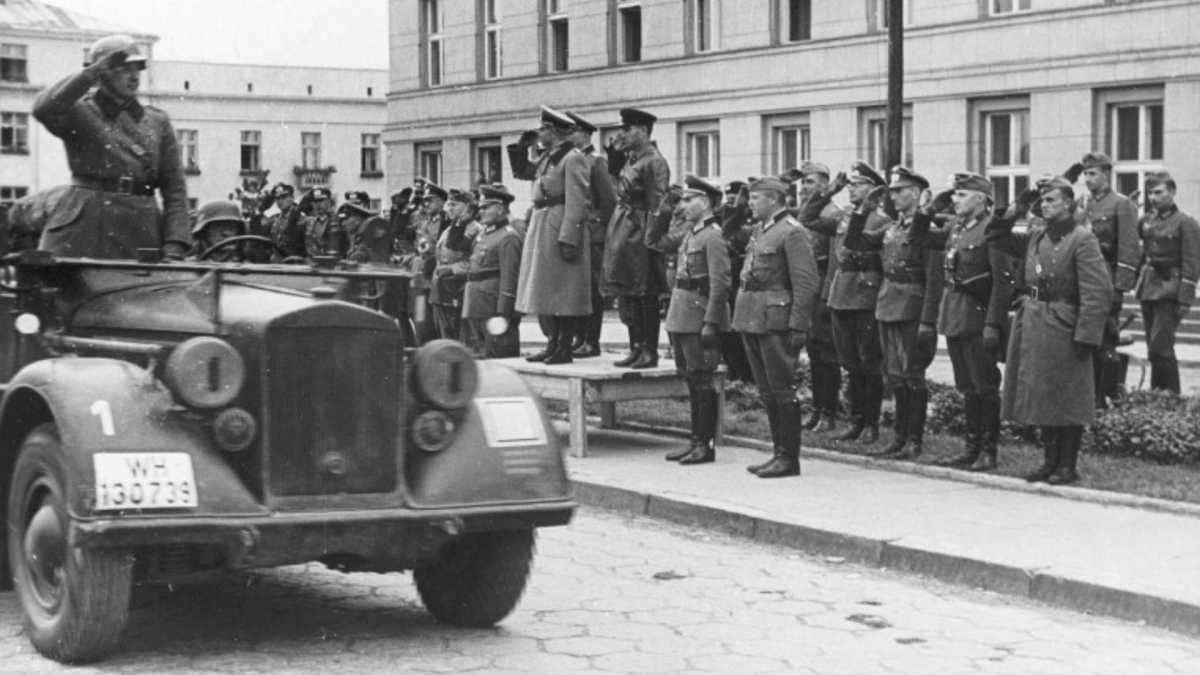 Спільний парад радянських та нацистських військ у Бресті. 22 вересня 1939. Фото: milnavigator.com
