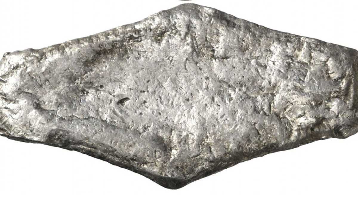 Гривня, Київська Русь, 862-1240 роки, срібло. Джерело: CoinsHome.net