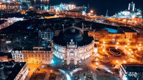 Нічна Одеса. Фото: freepik.com