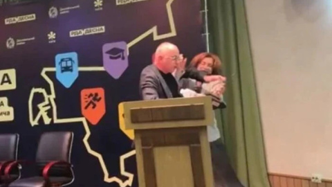 Бахматов публічно штовхнув Старостенко.
Скриншот з відео
