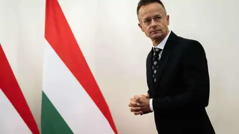 Мадьяр обвинил Сийярто в уничтожении секретных документов венгерского МИДа