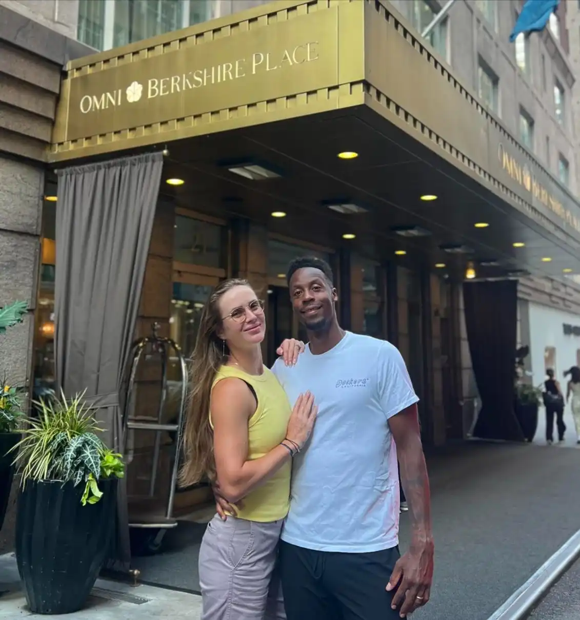 Світоліна з чоловіком Гаелем Монфісом. Фото: instagram.com/elisvitolina