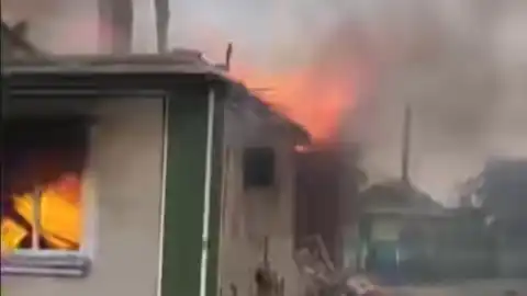 В доме живут родители заместителя начальника местного спецподразделения полиции КОРД, заявили источники СМИ.