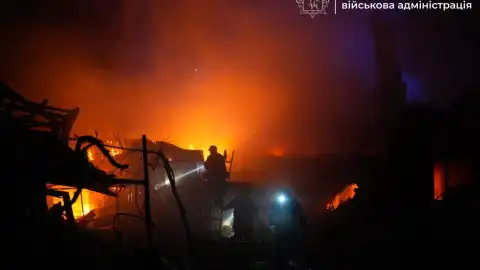 Последствия атаки россиян по Запорожью. Фото: Запорожская ОВА