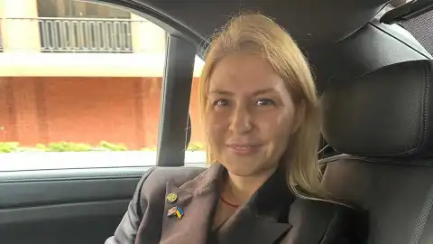 Стефанішина отримала офіційний знак посла США. Фото: facebook Olga Stefanishyna