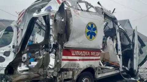 Автомобиль скорой помощи, который россияне атаковали дроном на Херсонщине в 2024 году. Фото: Александр Прокудин, Telegram