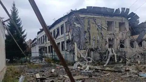 Последствия российского обстрела. Фото: Донецкая ОГА.