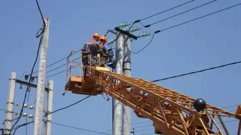 Энергетика. Ремонт. Фото: @kharkivenergy
