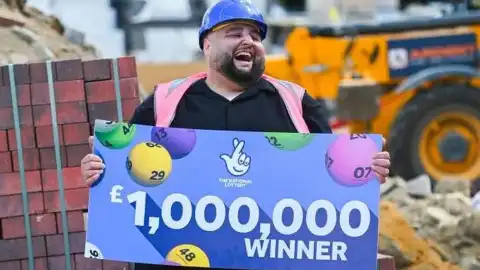Адам Лопес виграв 1 000 000 фунтів стерлінгів у скретч-карті в липні Фото: Allwyn/PA Wire
