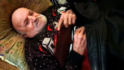 82-летней отец Владимира Малицкого. Фото: скриншот из видео