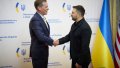 Zelenskyy and a Raytheon representative. Photo: president.gov.ua