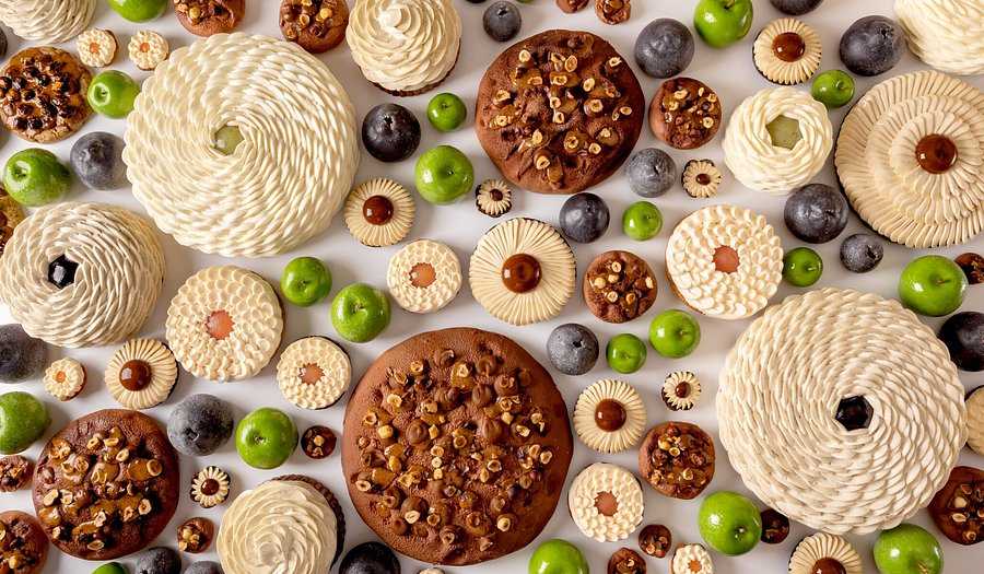 Десерти Седрика Гроле. Фото: iletaitungateau.com
