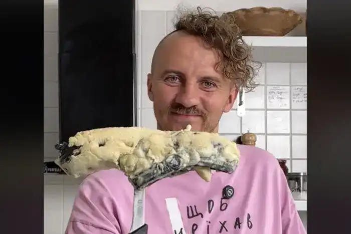Клопотенко і сандаль. Скріншот відео x.com/klopotenko_chef