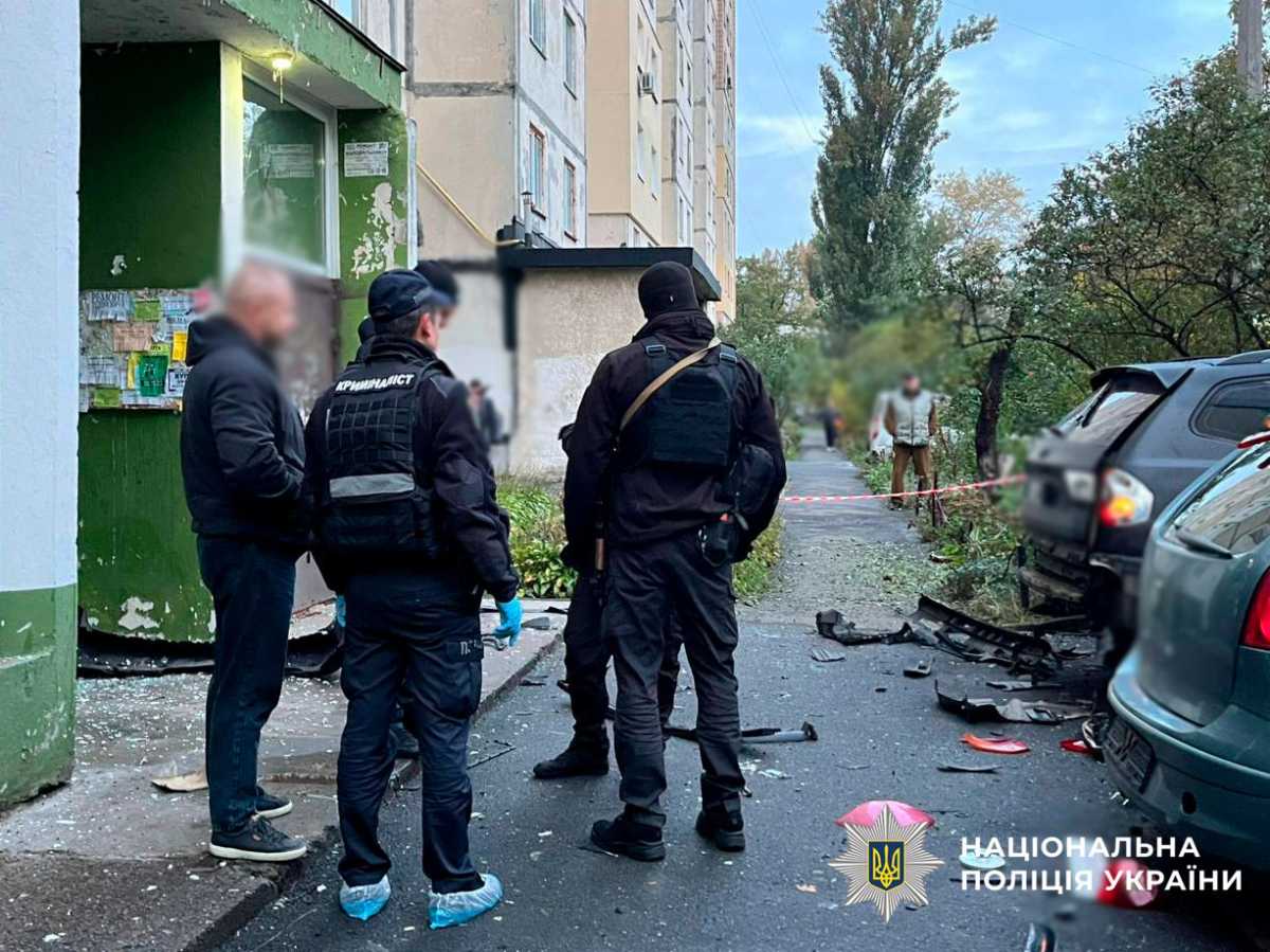 В Киеве взорвалась машина. Фото: Нацполиция