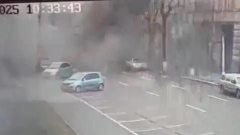 Момент удара БПЛА россиян по детсаду в Харькове. Фото: скриншот видео.