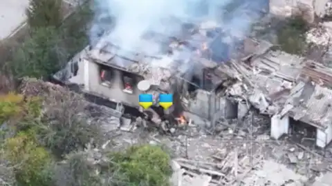 Бойцы 425-го ОШП во время зачистки Торского. Фото: скриншот видео.