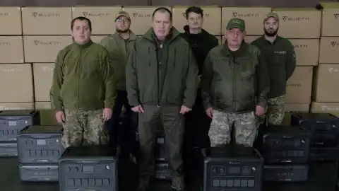 "Українська команда" передала велику партію автономних зарядних станцій батальйону безпілотних систем "Хорт", – Артур Палатний