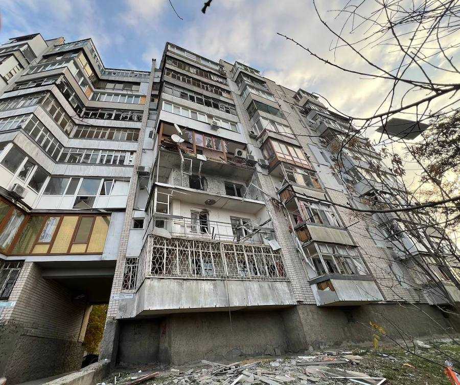 Последствия российского обстрела по Корабельному району Херсона. Фото: Telegram / Александр Прокудин.
