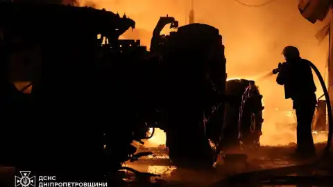 Пожар в результате российской атаки. Фото: ГСЧС