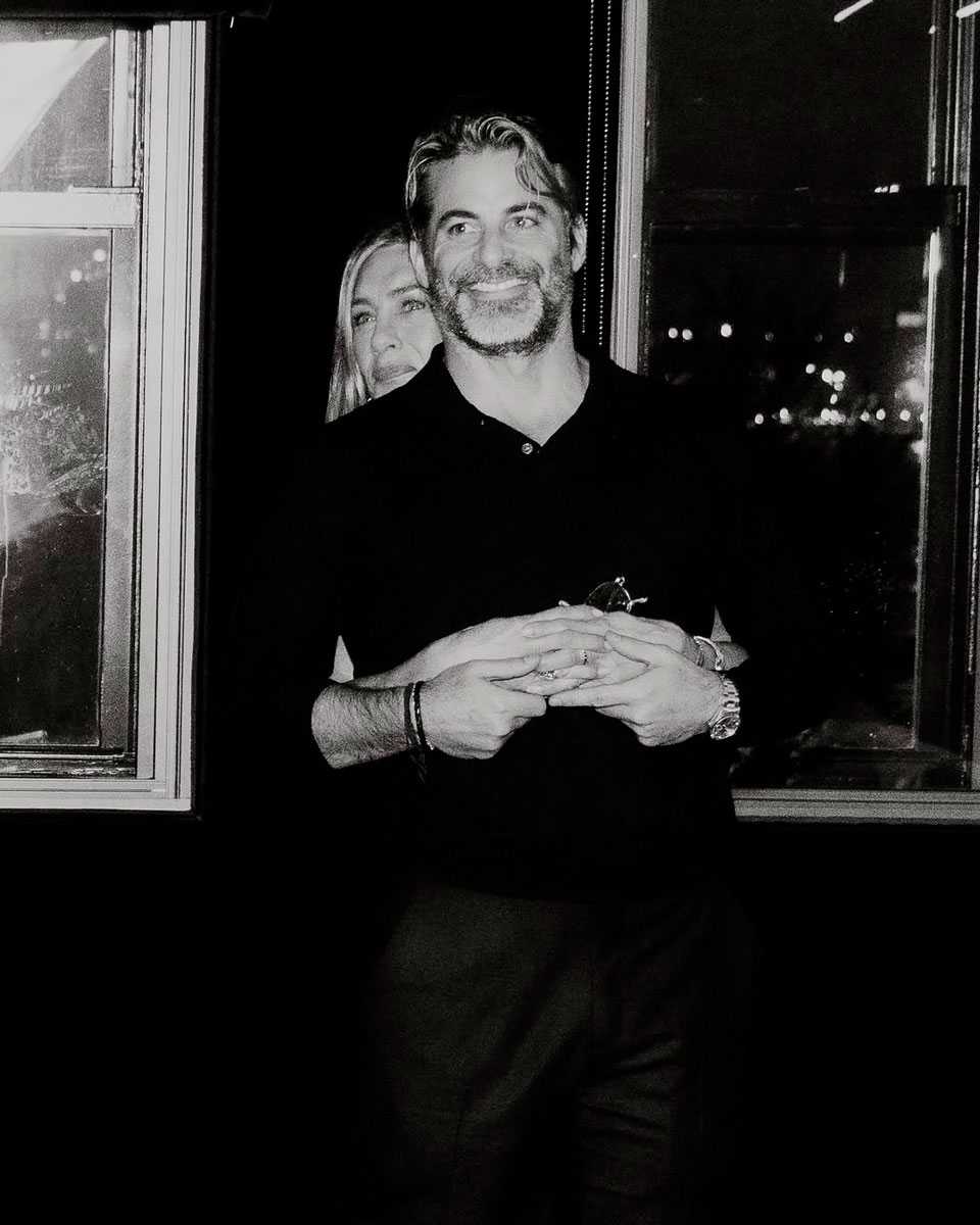 Дженнифер Энистон и Джим Кертис. Фото: instagram/jenniferaniston