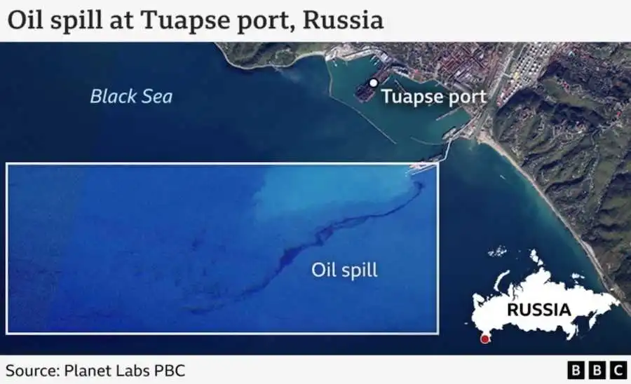 Разлив нефти возле Туапсе. Фото: BBC / Planet Labs.