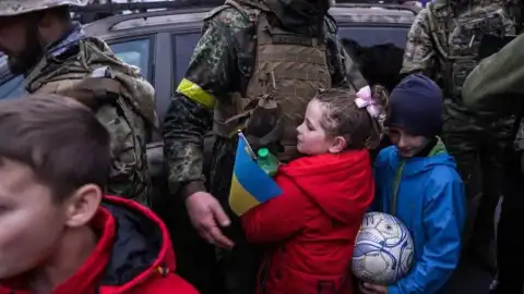 Зустріч українських військових. Фото: Суспільне