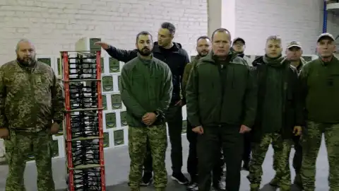 "Украинская команда" вместе с Владимиром Кличко передала очередную партию дронов бойцам 5 батальона 117 бригады ТрО