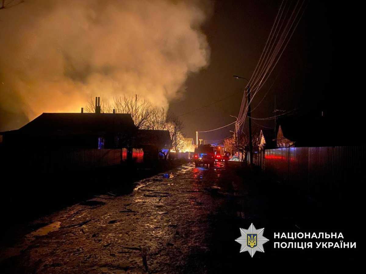 Росіяни атакували дронами Городню на Чернігівщині. Фото: Нацполіція