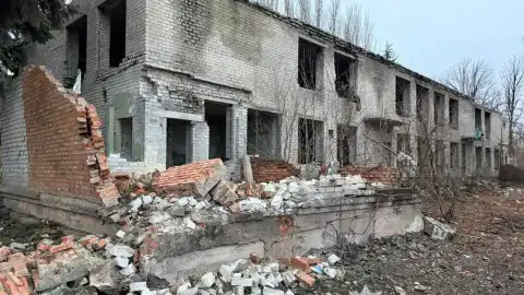 Последствия обстрелов в Донецкой области. Фото: Нацполиция