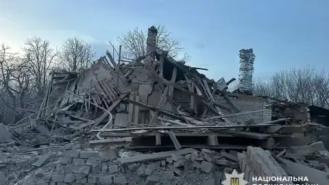 Последствия обстрелов в Донецкой области. Фото: Нацполиция