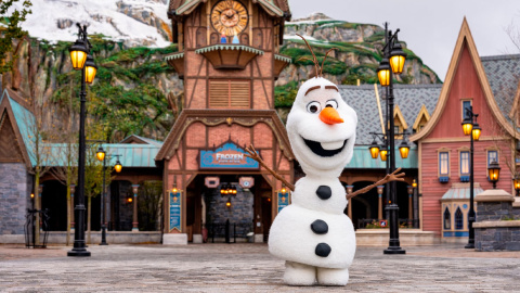 Олаф в Діснейленді. Фото: disneyparksblog