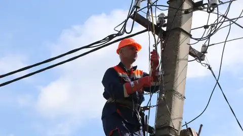 "Хмельницькобленерго" за 9 міс. 2025 р. відремонтувало майже 1000 км повітряних ліній електропередачі