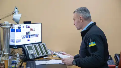 "Спроба примусити України до миру на умовах ворога – це потурання планам Путіна піти війною на Європу", – Кличко на саміті Європейської партії