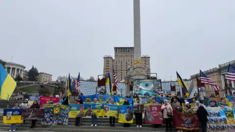 На Майдані Незалежності пройшла акція родин полонених за повернення захисників та покарання корупції в армії. Було передано листа до Дональда Трампа