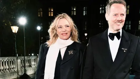 Ким Кэтролл и Расселл Томас. Фото: Instagram/kimcattrall
