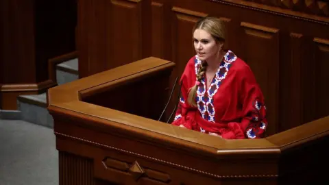 Після питань про зарплати військовим і "плівки Міндіча" до Скороход приходять силовики – збіг чи тиск?