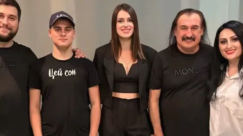 Степан Гига с командой. Фото: instagram/irena_zayko