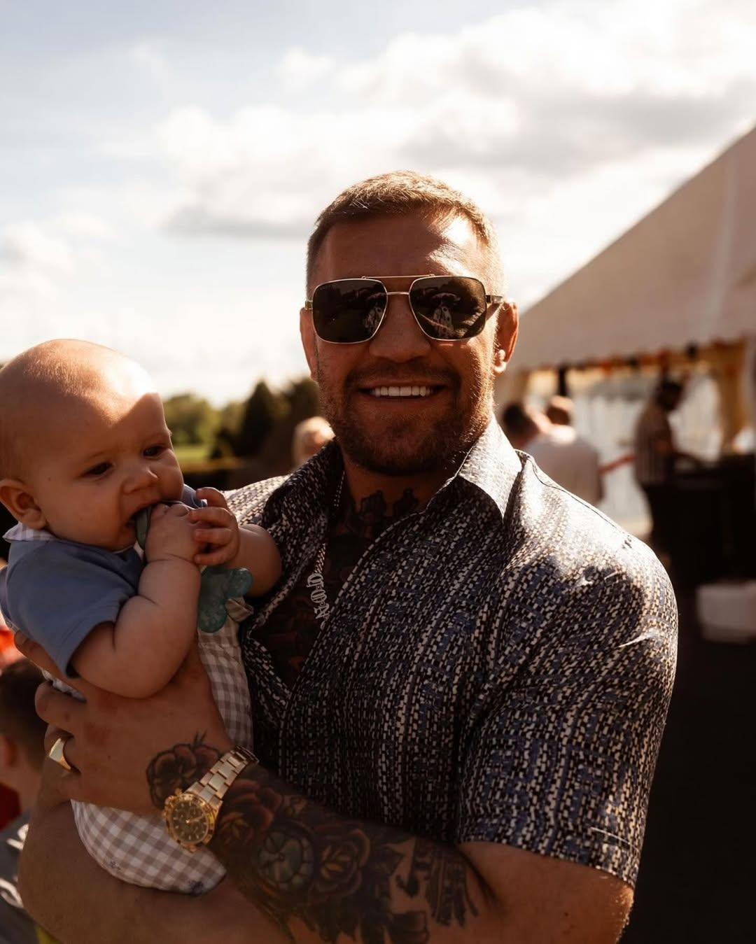 Конор Макгрегор з дитиною. Фото: instagram/mcgregor_lifestyle