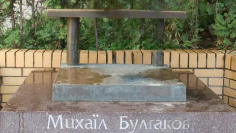 Юрій Володарський: Чесно кажучи, треба знести все, що було створено за часів Російської імперії та радянської влади — Володимирський собор і Кирилівську церкву, Маріїнський і Кловський палаци, Будинок з химерами