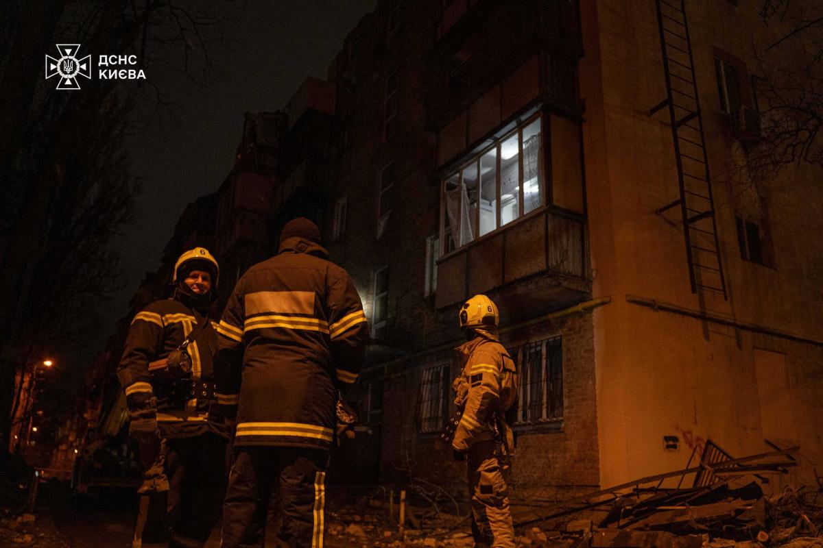 Work to eliminate the consequences of russian attack been completed in Kyiv. Photo: State Emergency Service