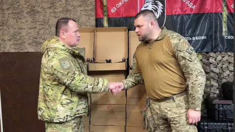 На новый год "Украинская команда" привезла 28 и 63 бригадам на фронт новую партию дронов, - Палатный