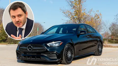 Егор Чернев и автомобиль Mercedes-Benz C300 2023 года выпуска. Коллаж: УН